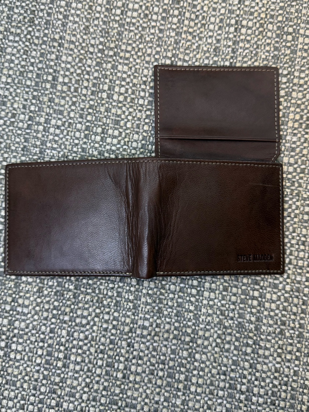 Steve Madden Brown Genuine Leather Passcase Wallet. RFID Protection. NWOT - Picture 6 of 8